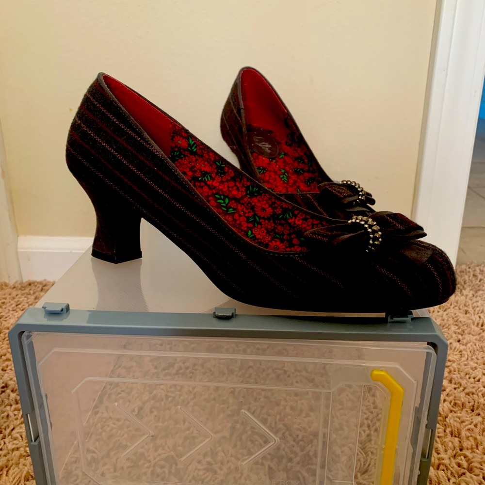 Vintage Kitten heel pumps with shoe box